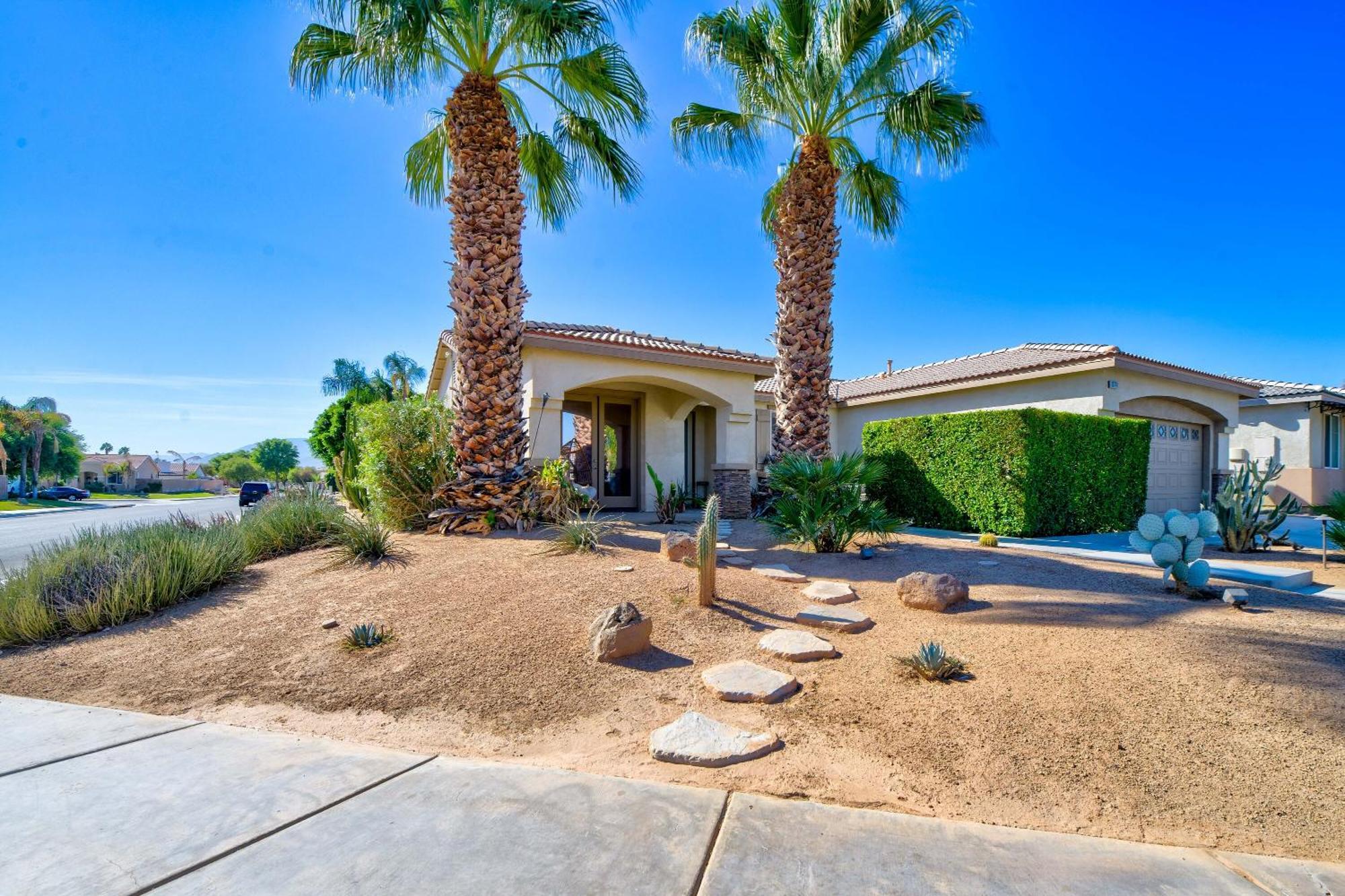 Casa Desert Muse With Heated Pool Spa Firepit Mini Golf And Games Indio Eksteriør billede